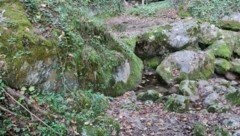 Kein Tropfen Wasser rinnt derzeit durch die Klamm der Myrafälle. Sonst stürzt hier das Wasser der Myra rauschend über mehrere Felsstufen. (Bild: Alfred Pottenstein)