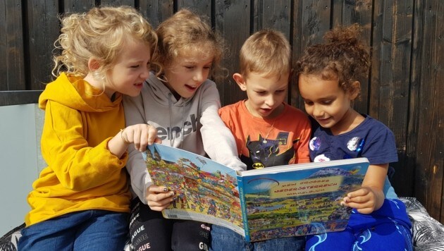 Auf den kunterbunten Buchseiten können Kinder spielerisch ihr Heimatland kennenlernen. (Bild: Breitschopf Medien Verlag GmbH & Co. KG)