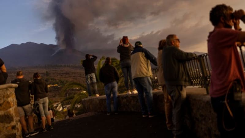 Über das lange Wochenende mit Allerheiligen am Montag als Feiertag kamen rund 10.000 vornehmlich spanische Besucherinnen und Besucher auf die Insel. (Bild: AP)