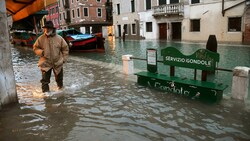 Zuletzt holten sich die Venezianer im Dezember 2020 nasse Füße. (Bild: ANDREA PATTARO / AFP)