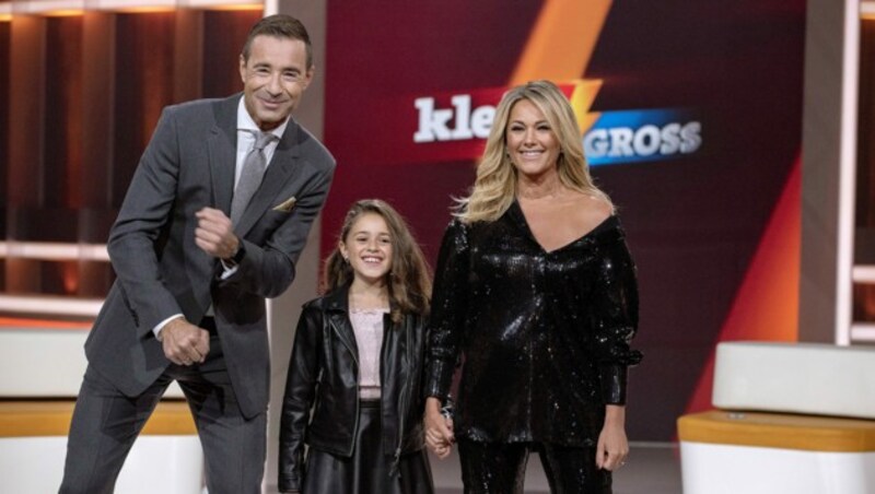 Helene Fischer mit der 10-jährigen Giulia und Moderator Kai Pflaume (Bild: ORF)