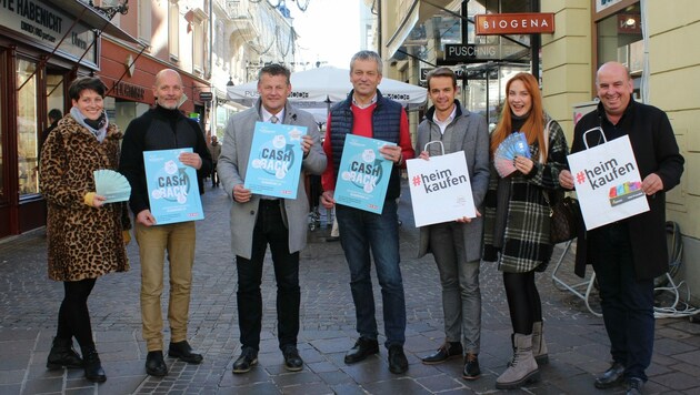 Die Stadt Klagenfurt präsentiert gemeinsam mit der Wirtschaftskammer Kärnten und dem Südpark die Weihnachts-Cash-Back Aktion. (Bild: Stadtkommunikation Klagenfurt)