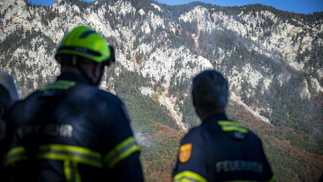 Der Cluster unter den tapferen Helfern weitet sich aus. (Bild: NOE LFKDO/Matthias Fischer/www.fotomeister.at)