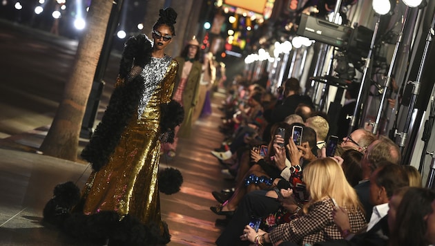 Gucci feierte den Start von „House of Gucci“ mit einer extravaganten Fashion Show am Hollywood Boulevard. (Bild: 2021 Invision)