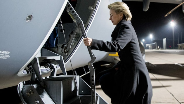 Ursula von der Leyen muss nun Kritik einstecken für ihren Flug mit dem Privatjet. (Bild: AFP)