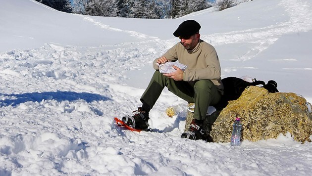In der Wintersaison 2020/2021 war das Mitnehmen von Speisen nur in Skihütten erlaubt, die über eine Straße erreichbar sind. (Bild: stock.adobe.com)