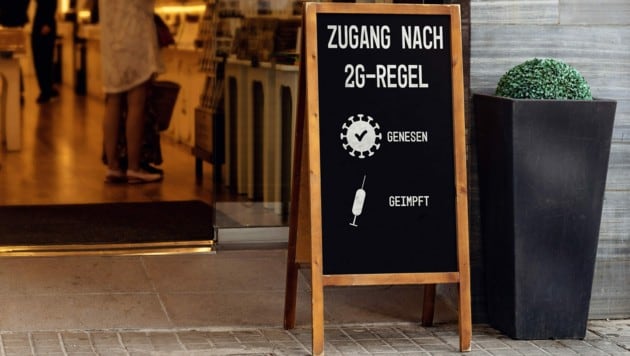 In der Wiener Gastronomie gilt vorerst für Gäste weiterhin die strenge 2G-Regel. (Bild: Bihlmayerfotografie - stock.adobe.com)