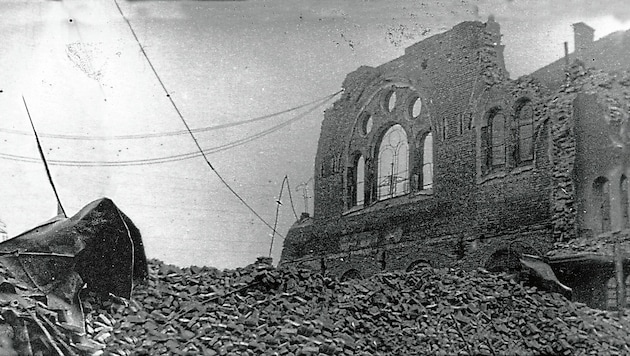 Nach dem Brand sprengten die Nazis die Ruine und ebneten das Areal ein, um die Erinnerung an die jüdische Gemeinde auszulöschen. (Bild: Holocaust- und Toleranzzentrum/z)