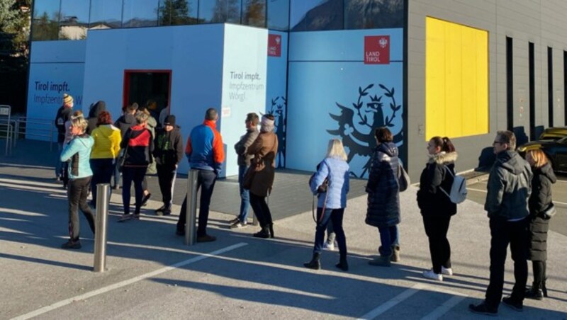 Beim Impfzentrum in Wörgl waren zwischenzeitlich nicht alle Vakzine erhältlich. (Bild: zoom.tirol)