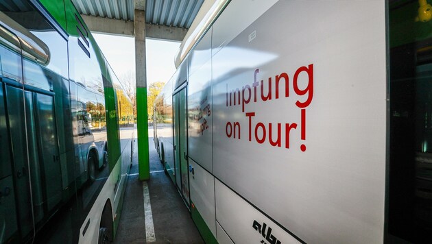 Die Impfbusse standen am Sonntag in der Garage. (Bild: Tschepp Markus)