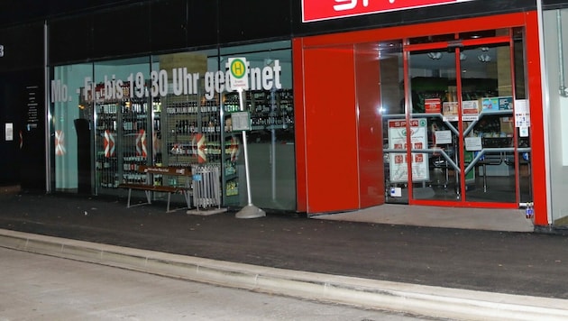 Im Spar-Supermarkt in der Volksgartenstraße ereignete sich der schreckliche Vorfall Montagnachmittag. (Bild: Christian Jauschowetz)