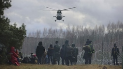 Polnische Hubschrauber im Grenzeinsatz (Bild: BelTA)