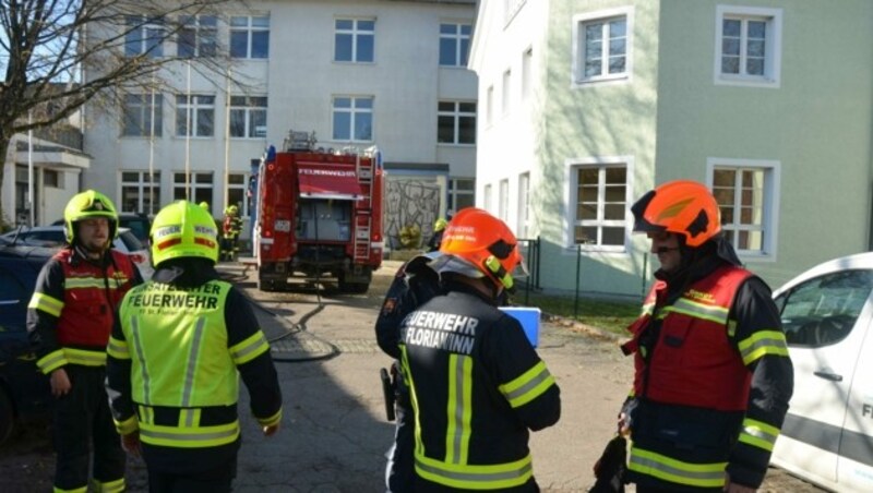 In Summe waren zehn Feuerwehren im Einsatz (Bild: BFKDO Schärding)