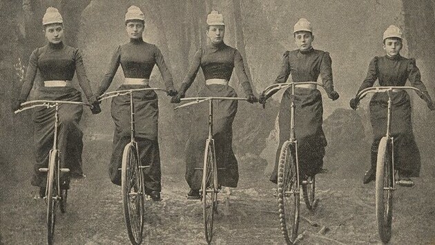 Der Grazer Damen Bicycle Club mit der Pionierin Elise Steininger (ganz links) (Bild: Landesbibliothek Steiermark)