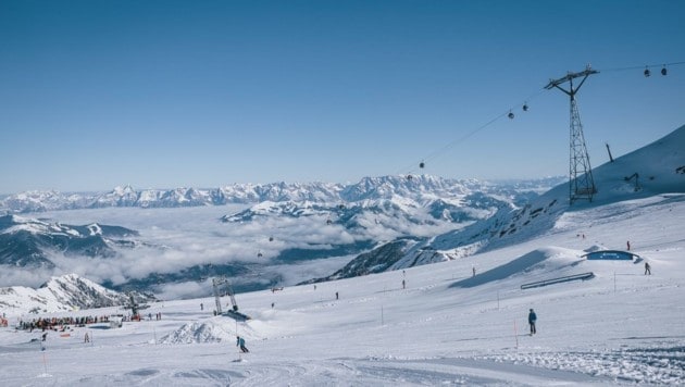 Am Kitzsteinhorn ist dieser Tage der 2-G-Testbetrieb angelaufen – die Gletscherbahnen sind bereits seit Oktober in Betrieb. Ab Montag gilt die Regel dann für alle Seilbahnbetriebe. (Bild: EXPA/Stefanie Oberhauser)