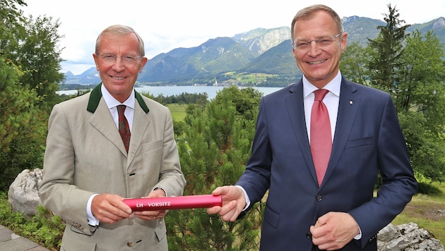 Salzburgs ÖVP-LH Wilfried Haslauer mit Oberösterreichs Landeschef Thomas Stelzer (ebenfalls ÖVP) (Bild: Marion Hörmandinger)
