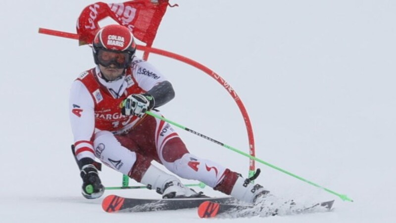 Bei seinen Triumphfahrten war der 31-jährige Hirschbühl mit den Protektoren seines Andelsbucher ÖSV-Teamkollegen Thomas Dorner unterwegs. (Bild: Christof Birbaumer / Kronenzeitung)