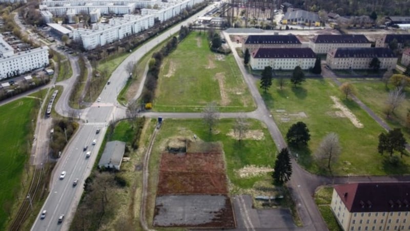 Hier an der B1 wird das „Sommerfeld Ebelsberg“ realisiert (Bild: Alexander Schwarzl)