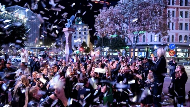 In Stockholm herrschte Ende September Partystimmung angesichts des Endes der Corona-Maßnahmen. (Bild: Pontus Lundahl/TT)