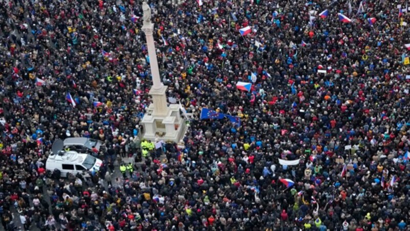 Großdemo in Prag (Bild: The Associated Press)