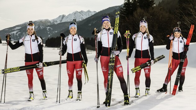 Die ÖSV-Biathlon-Damen in Obertilliach: Julia Schwaiger, Dunja Zdouc, Lisa Hauser, Katharina Innerhofer und Christina Rieder (Bild: Markus Berger/Red Bull Content Pool)