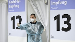 Für 340.000 ungeimpfte Wienerinnen und Wiener wurden Termine im Austria Center vereinbart. (Bild: APA/ROBERT JAEGER)