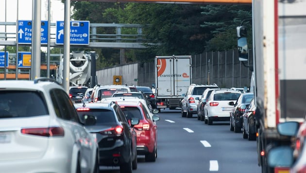 Die Oberösterreicher können mitentscheiden, wie der Verkehr der Zukunft aussehen soll. (Bild: Wolfgang Spitzbart .)