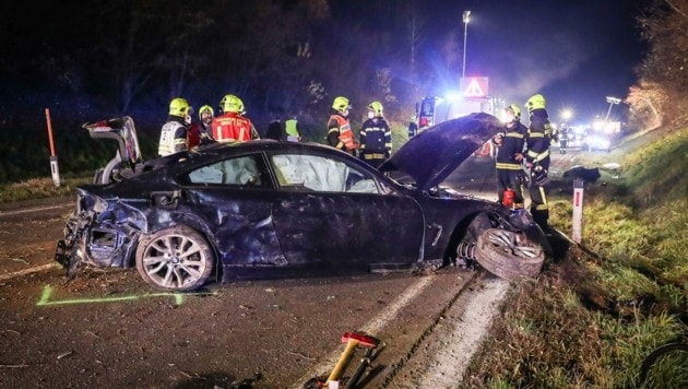 Das zerstörte BMW Coupe von „Rennfahrer“ Sinan B. (21) (Bild: TEAM FOTOKERSCHI / MADER)