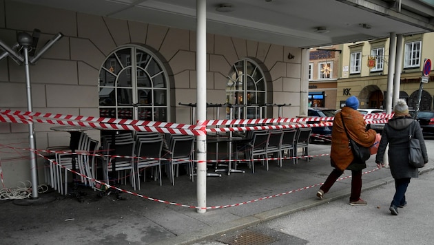 In Salzburg und Oberösterreich gilt am Montag wieder ein Lockdown. Ob er auch für Rest-Österreich kommt, wird wohl am Freitag entschieden. (Bild: APA/BARBARA GINDL)