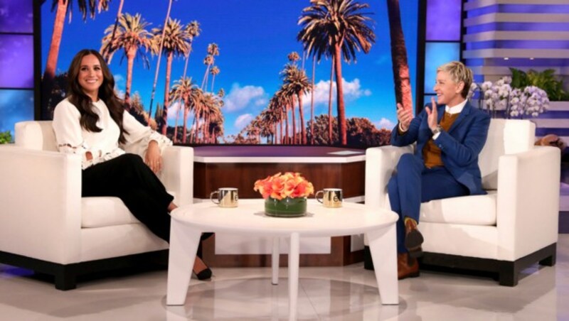 Ellen DeGeneres applaudiert ihrer Nachbarin Herzogin Meghan für ihren Auftritt in ihrer Show. (Bild: APA/Michael Rozman/Warner Bros. via AP)