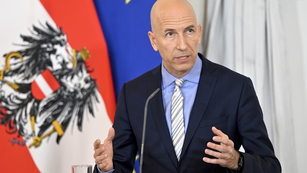 Wirtschafts- und Arbeitsminister Martin Kocher (ÖVP) (Bild: APA/HERBERT NEUBAUER)