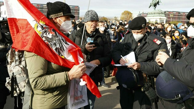 Tausende Demonstranten versammeln sich heute in der Wiener Innenstadt. (Bild: APA/Florian Wieser)