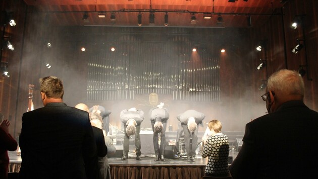 Standing Ovations gab es am Samstag beim letzten Konzert vor dem Lockdown im Klagenfurter Konzerthaus. Trotz 2-G-Regel und Maskenpflicht herrschte im Großen Saal eine einzigartige Stimmung unter den vielen Besuchern. (Bild: Gerlinde Schager)