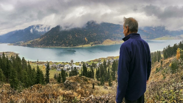 Aktuell wartet Norbert auf Frostnächte und auf das Zufrieren des höchsten Badesees Europas. (Bild: Wallner Hannes)