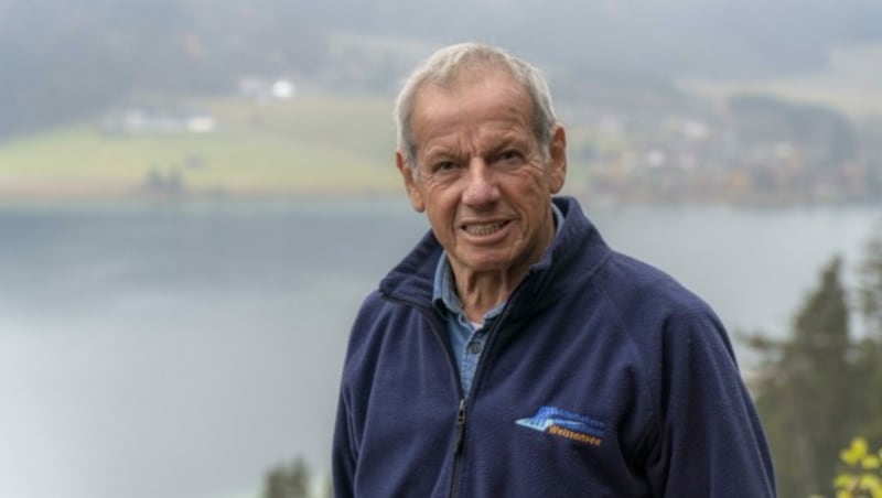 Norbert Jank ist seit mehr als drei Jahrzehnten der Eismeister vom Weißensee. Niemand hat so viel Erfahrung mit Natureis, wie der Weißenseer, der Ende Dezember seinen 75. Geburtstag feiert. (Bild: Wallner Hannes)