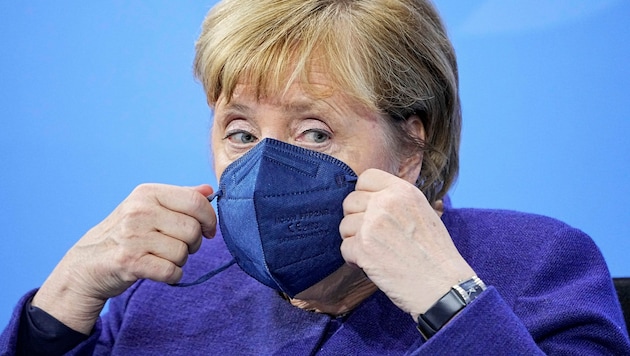 Reichen die Maßnahmen in Deutschland tatsächlich nicht mehr aus, um die Pandemie einzudämmen? Merkel zeigte sich jedenfalls skeptisch. (Bild: AP/dpa/Michael Kappeler)