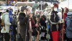 Vergangenen Winter gab es viel Andrang in Österreichs Skigebieten. Auch im jetzigen Lockdown ist Skifahren erlaubt. (Bild: APA/JOHANN STROH)