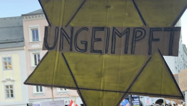 Verquickung von Impfung und NS-Regime bei Linzer Demo (Bild: Schütz Markus)