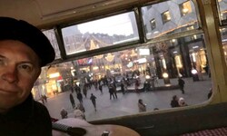 Jimmy Kelly postet ein Foto aus dem Tourbus vom Stephansplatz.