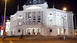 Außenaufnahme des Volkstheaters in Wien (Bild: APA/HERBERT PFARRHOFER)