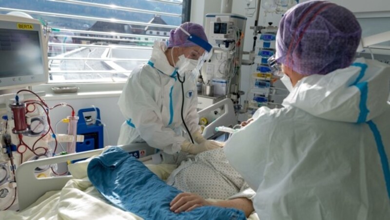 Weder für die Covid-Patienten noch für die Pflegemitarbeiter ist ein Aufenthalt auf der Intensivstation ein „Erholungsurlaub“. (Bild: LIEBL Daniel | zeitungsfoto.at (Symbolbild))