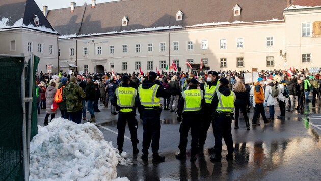 3500 Personen gingen beim „Anti-Impfpflicht“-Marsch mit (Bild: Imre Antal)