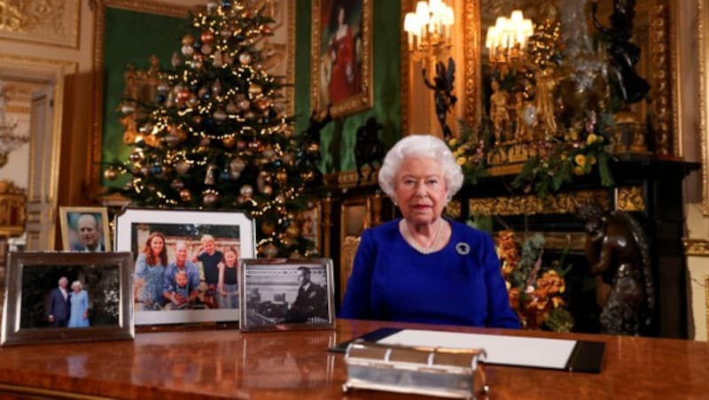 Queen Elizabeth bei ihrer Weihnachtsansprache auf Windsor Castle zu Weihnachten 2019. (Bild: POOL / REUTERS / picturedesk.com)