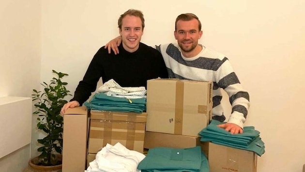 Seit dem 14. November läuft die Sammelaktion der beiden Jungunternehmer Jakob Hohenberger (li.) und Gregor Kury (re.). Mehr als 250 Kleidungsstücke wurden bislang gespendet. (Bild: mjuks)