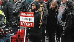 Demonstranten in Wien (Bild: Andi Schiel)