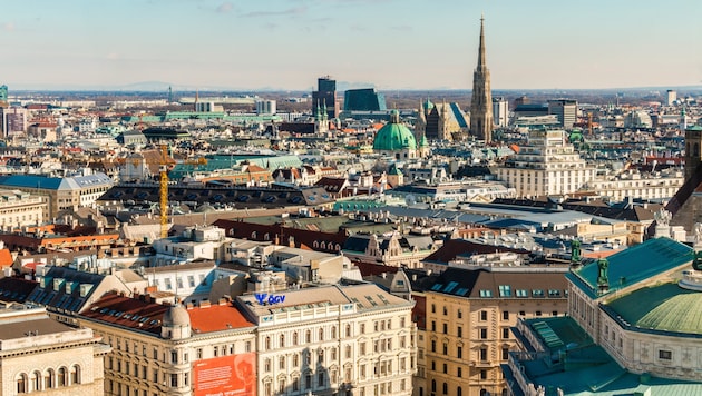 135 bedeutende Gebäude gibt es laut dem Vergleich in Wien zu sehen. Daraus schlägt die Stadt zum Unterschied von anderen recht wenig Kapital. (Bild: stock.adobe.com)