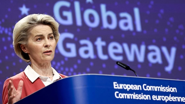 EU-Kommissionschefin von der Leyen (Bild: APA/AFP/KENZO TRIBOUILLARD)