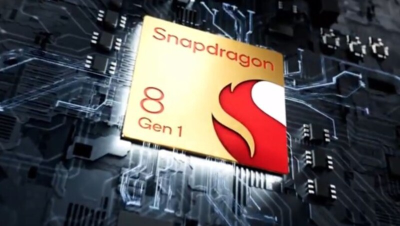 Der Qualcomm Snapdragon 8 Gen 1 ist ein im 4-Nanometer-Verfahren gefertigter 8-Kern-Chip. Der stärkste Rechenkern taktet mit bis zu 2,995 Gigahertz. Als Fertigungspartner hat Qualcomm Samsung gewählt. (Bild: Qualcomm)