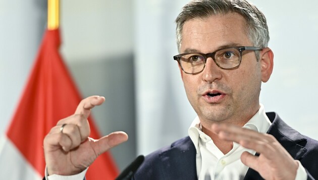 Wie viel fehlt auf die Milliarde? Finanzminister Brunner und der Budgetdienst des Parlaments kommen auf unterschiedliche Ergebnisse. (Bild: APA/Herbert Neubauer)