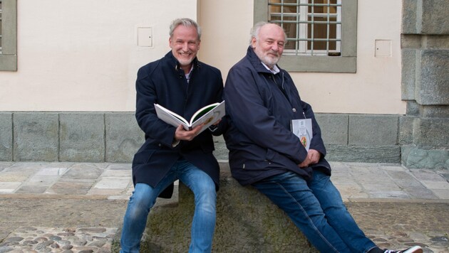 Lojze Wieser (re.) und Helmuth Micheler (li.) freuen sich über den neuerlichen Preis beim renommierten World Cook Book Award. (Bild: Tourismus Region Klagenfurt am Wörthersee GmbH)